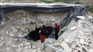 Tarihi Bayezid-i Bistami Türbesine, molozların arasından ziyaret