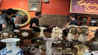 Tarihi han ve köşk kapılarını yurtdışına kaçırmaya çalıştılar: 3 gözaltı