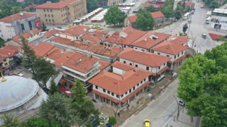 Tarihi Üzüm Pazarında 53 dükkanın restorasyonu tamamlandı