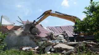 Tarım arazileri üzerindeki kaçak yapılar mercek altında