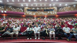 Tarsus Şehir Tiyatrosu, Çehov Vodvil oyununu İzmirde sahneledi