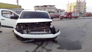 Tarsusta 3 ayrı kazada 12 kişi yaralandı
