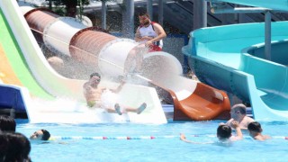 Tatile gidemeyen Ankaralılar sıcak havaların tadını aquaparklarda çıkardı