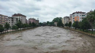 Terme Çayı taştı, sel ve su baskınları yaşandı