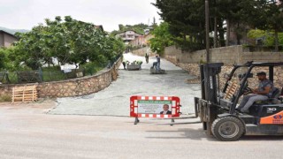 Torosların mahallelerinde alt yapı çalışmaları sürüyor