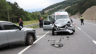 U dönüşü yapmaya çalışırken kazaya sebep oldu: 3ü çocuk 5 yaralı