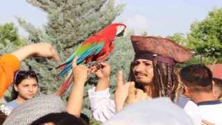 Uçurtma şenliği renkli görüntülere sahne oldu