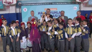 Ümraniye Belediyesi Geleneksek Halk Oyunlarında ödüller sahiplerini buldu