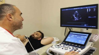 Üşüttüğünü düşünürken kalp krizi geçirdiğini öğrendi, ameliyatsız yöntemlerle 3 damarı açıldı