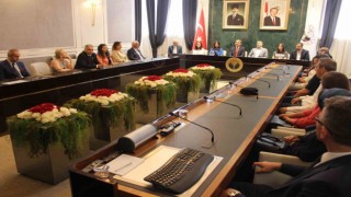 Vali Ekici, Kırklarelinde LGSden tam puan alan 3 öğrenciyle bir araya geldi