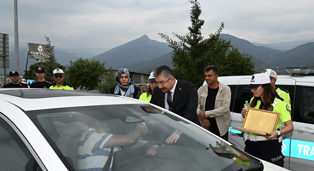 Vali Yılmaz, Sürücülere Trafik Kurallarının Önemini Hatırlattı