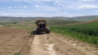 Van Büyükşehir Belediyesinden arazi yolu çalışması