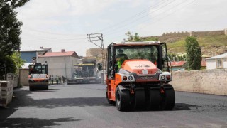 Van Büyükşehir Belediyesinden yol asfaltlama çalışması