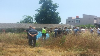 Viteste unuttuğu traktör hareket edince düşüp hayatını kaybetti