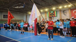 Voleybol grup müsabakaları başladı