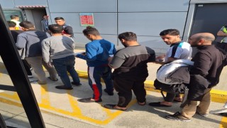 Yakalanan 20 düzensiz göçmen sınır dışı edildi
