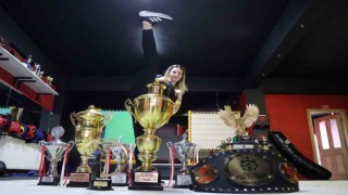 Yaşının 2 katı şampiyonluğu olan genç sporcu, ‘Avrupa Oyunları yolunda