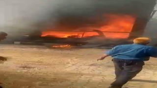 Yemek yaparken evin alt katını yaktı
