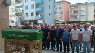 Yeni taşındığı evin camını silerken düşüp hayatını kaybetmişti, son yolculuğuna uğurlandı