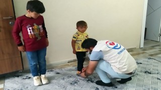 Yetimler Vakfından Ağrılı çocuklara giyim ve ayakkabı yardımı