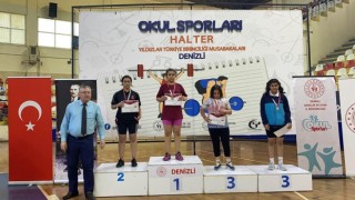 Yıldızlar Halter Türkiye Şampiyonasında altın madalya