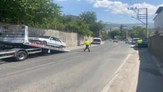 Yol kesip araçları durduran şahsa vatandaş müdahale etti