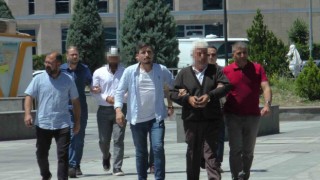Yolcu kavgasında meslektaşını öldüren taksici ve babası adliyeye sevk edildi