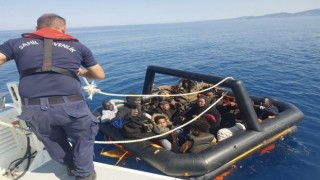 Yunan unsurlarınca ölüme terk edilen 14 kaçak göçmen kurtarıldı