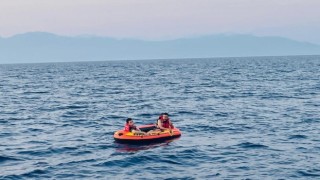 Yunanistan yine yaptı yapacağını: Göçmenleri taşıyan bot geri itildi.