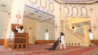 Yüreğirde camilerde bayram temizliği