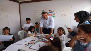 Zeytinburnu Belediyesinden çocuklara karne hediyesi