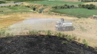 100 dönümlük otluk alanda çıkan yangın, yerleşik alana ulaşmadan söndürüldü