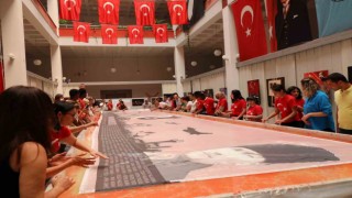 15 Temmuz 15 metrelik ebru çalışması ile anıldı