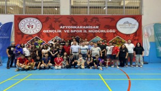 15 Temmuz Şehitleri anısına badminton turnuvası düzenlendi