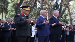 15 Temmuz şehitleri İzmirde dualarla anıldı