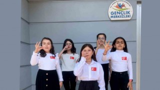 15 Temmuz şehitlerini işaret dili ile andılar