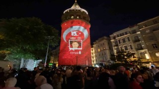 15 Temmuz şehitlerinin fotoğrafı Galata Kulesine yansıtıldı