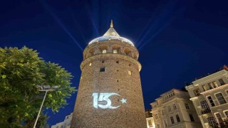 15 Temmuz şehitlerinin fotoğrafları Galata Kulesine yansıtıldı
