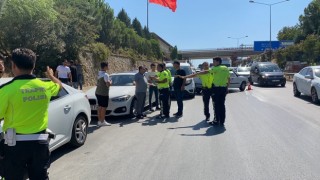 16 araç birbirine girdi: 1i polis 2 kişi yaralandı