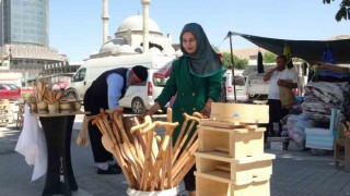 162 gündür yıkılan iş yerinin bulunduğu yerde satış yapıyor
