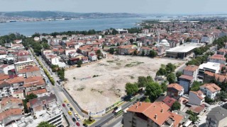 1999dan kalan hasarlı binaların yerine modern alan oluşturuluyor