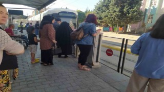 75. Yıl ve Emek mahallesindeki vatandaşlar ulaşım sorunlarının çözülmesini bekliyor
