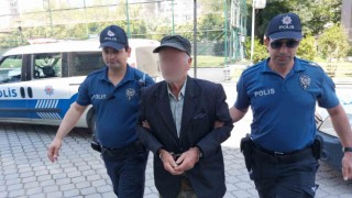81 yaşındaki dede, baba-oğul 2 komşusunu bıçakla yaraladı