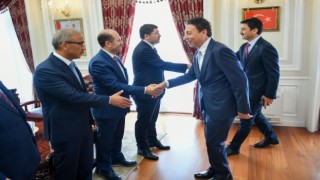 Adalet Bakanı Tunç, Bakanlık personeliyle bayramlaştı