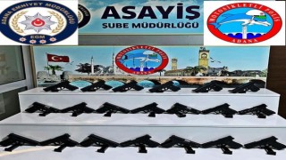 Adana'da bir ayda 483 ruhsatsız tabanca ele geçirildi