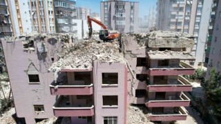 Bu kadarınada pes! Yıkılan binalarda dere çakılı kullanılmış