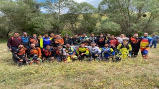 Adrenalin tutkunu motokrosçular Yozgatta buluştu