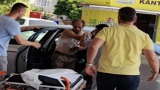 Ağaç keserken dal koluna saplandı