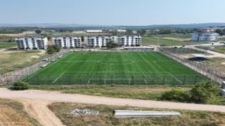 Akçalara futbol sahası
