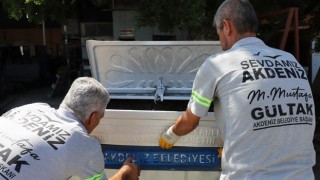Akdeniz Belediyesi, Çöp Konteynerlerini Dezenfekte Ediyor